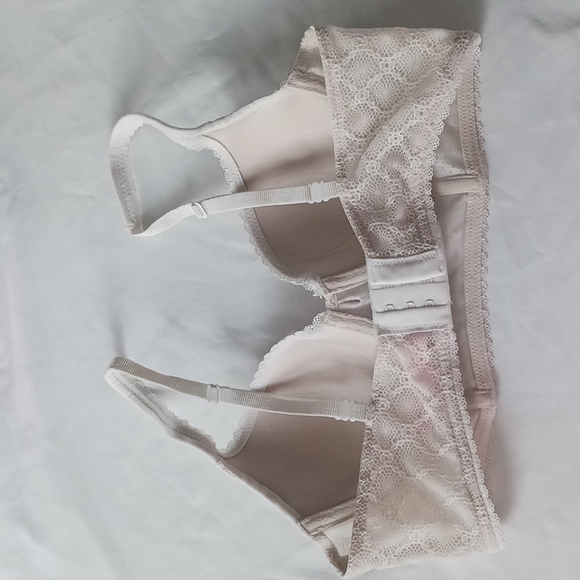 VICTORIA SECRET BODY BY VICTORIA LINED DEMI BRA 34B - Picture 2 of 12